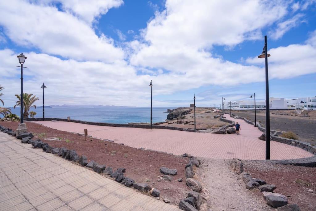 Beautiful Home In Lanzarote 5 Mins From Marina Коста Бланка Экстерьер фото